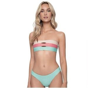 PQ SWIM DIVINE COLOR BLOCK
BANDEAU TOP